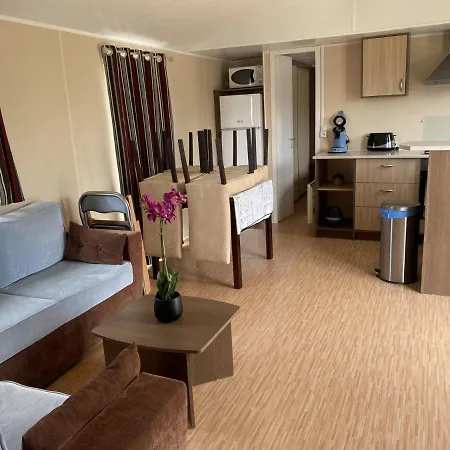 Kemp Le Bonheur Est Dans Le Pre. *